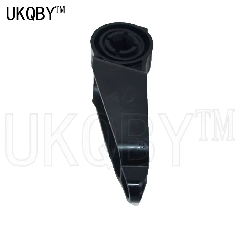 

Левый кронштейн воздуховода 3 системы G20 G21 G28 320 330dx