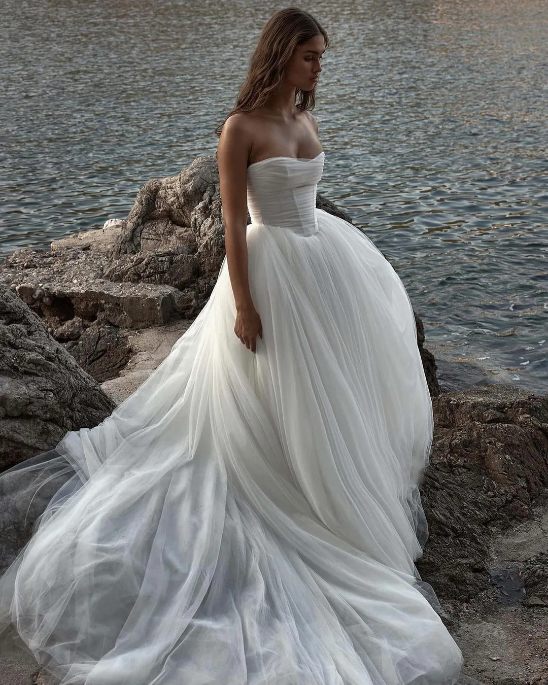 

Beach Tulle Wedding Dresses for Bride 2025 Strapless Neckline A Line Boho Bridal Dresses