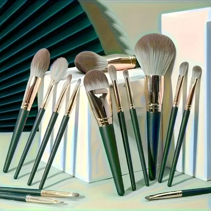 14本の緑色のメイクブラシセットと2つの黒いビューティースポンジ - 完璧なベース、輪郭、アイシャドウのための完全なプロフェッショナルメイクアップキット