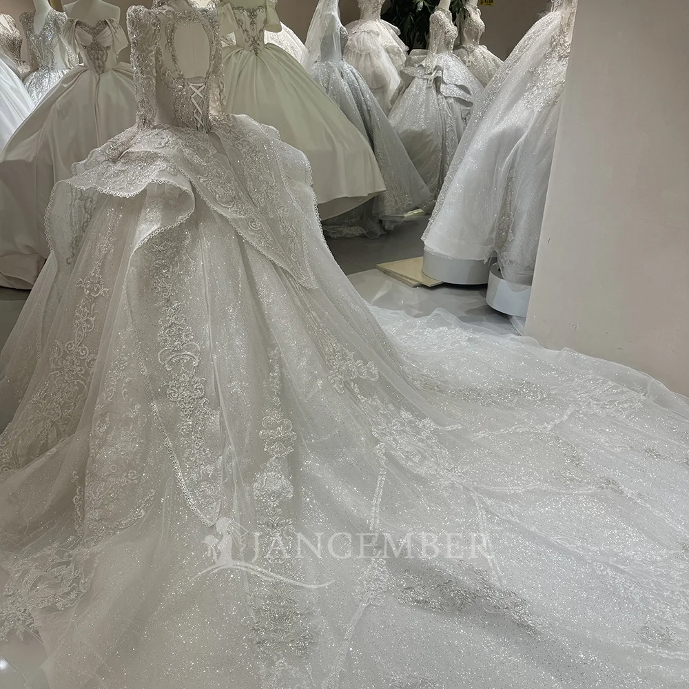 Vestidos de casamento brancos personalizados 2025 o-pescoço frisado personalizado mangas compridas vestido de baile até o chão tribunal trem vestido de noiva dw103