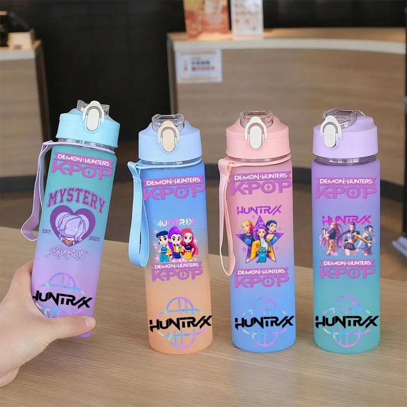 750 مللي KPop شيطان الصيادين زجاجة ماء مع القش هنتركس رومي ميرا زوي الكرتون المشي لمسافات طويلة المحمولة شرب زجاجات المشجعين الهدايا