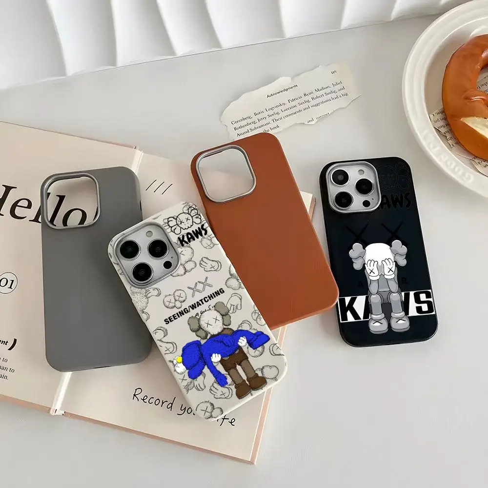 Pop Art Mix K-KAWS Handyhülle Matte PC-Handyhülle für iPhone 17 Air 11 12 13 14 15 16 Pro Max Plus Weiß Schwarz Stoßfeste Hülle