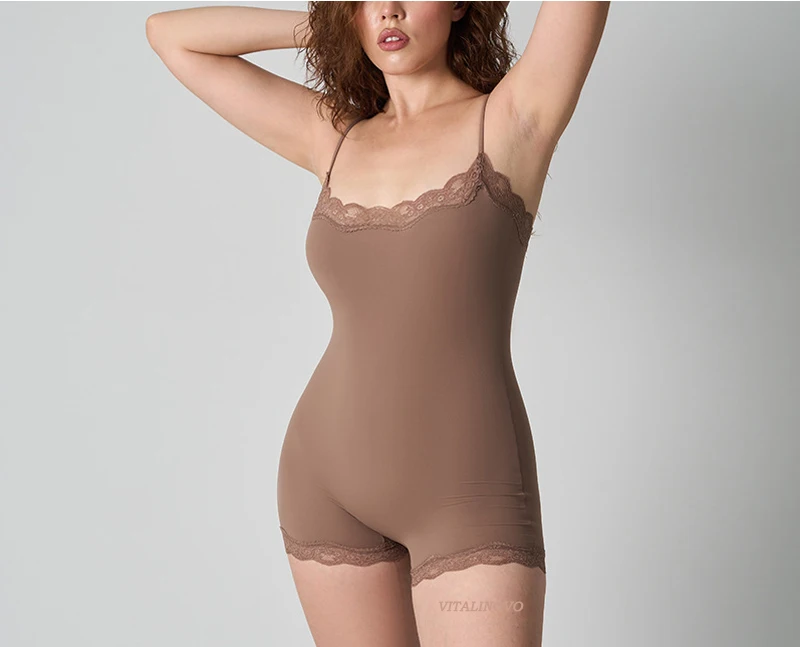 VITALINOVO Damen-Strampler, quadratischer Ausschnitt, Spitzenbesatz, kurzer Strampler, Onesie, ärmellos, Spaghettiträger, quadratischer Ausschnitt, Tank-Top, einteiliger Pyjama – Detail 6