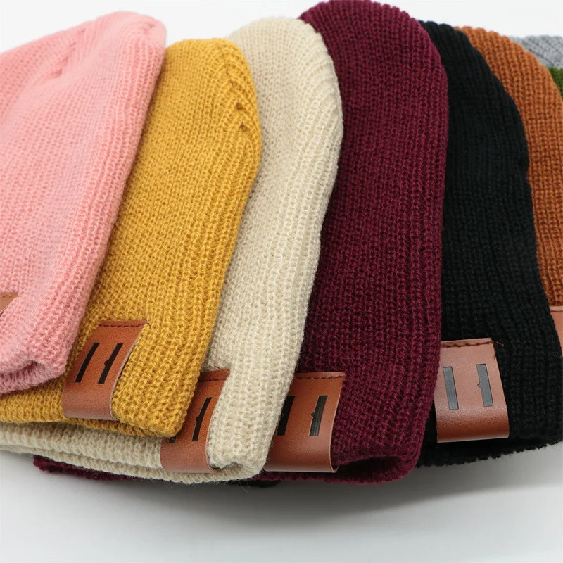 Children knitted wool pullover hat autumn and winter leather label solid color warm baby knitted cap with parent-child models