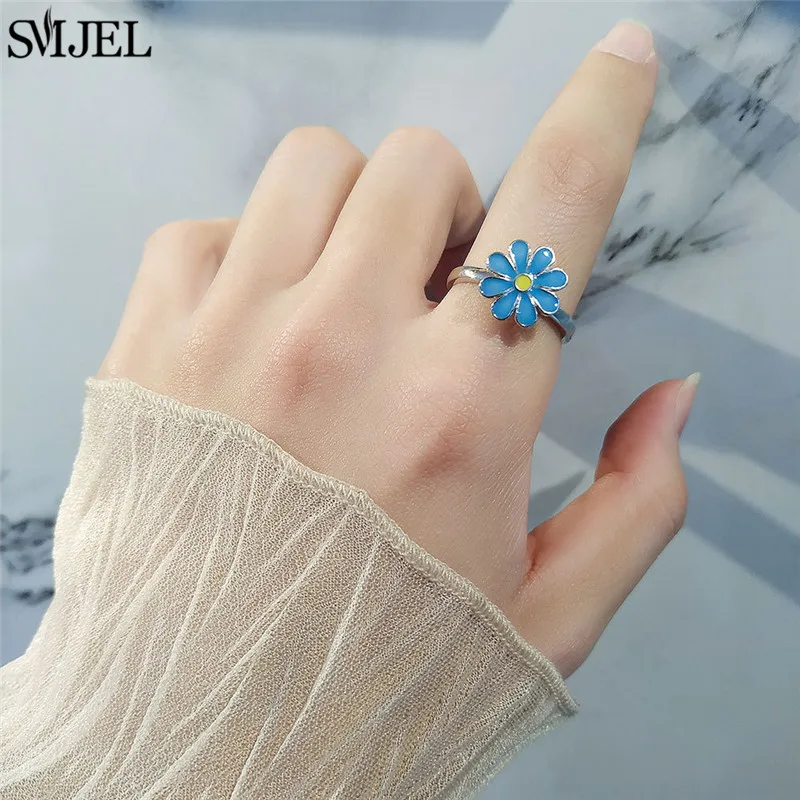 SMJEL Fidget Spinner Ring Anxiety for Women Crystal Flower Bee Butterfly Charms Rotatable Rings Adjustable Wedding Jewelry Girls