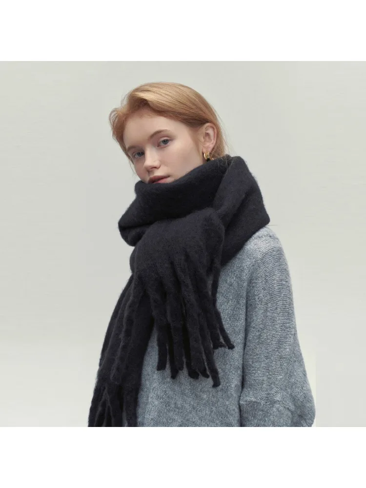 

Winter and autumn plain-color versatile soft and cozy style warm-length scarf with an atmosphere-enhancing effect neckband