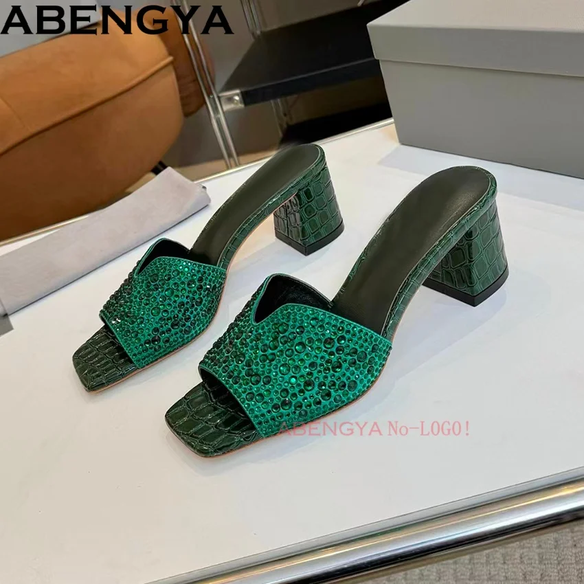 

Летние шлепанцы на массивном каблуке со стразами, женские шлепанцы, вечерние туфли с квадратным носком для женщин, женские сандалии на высоком каблуке со стразами