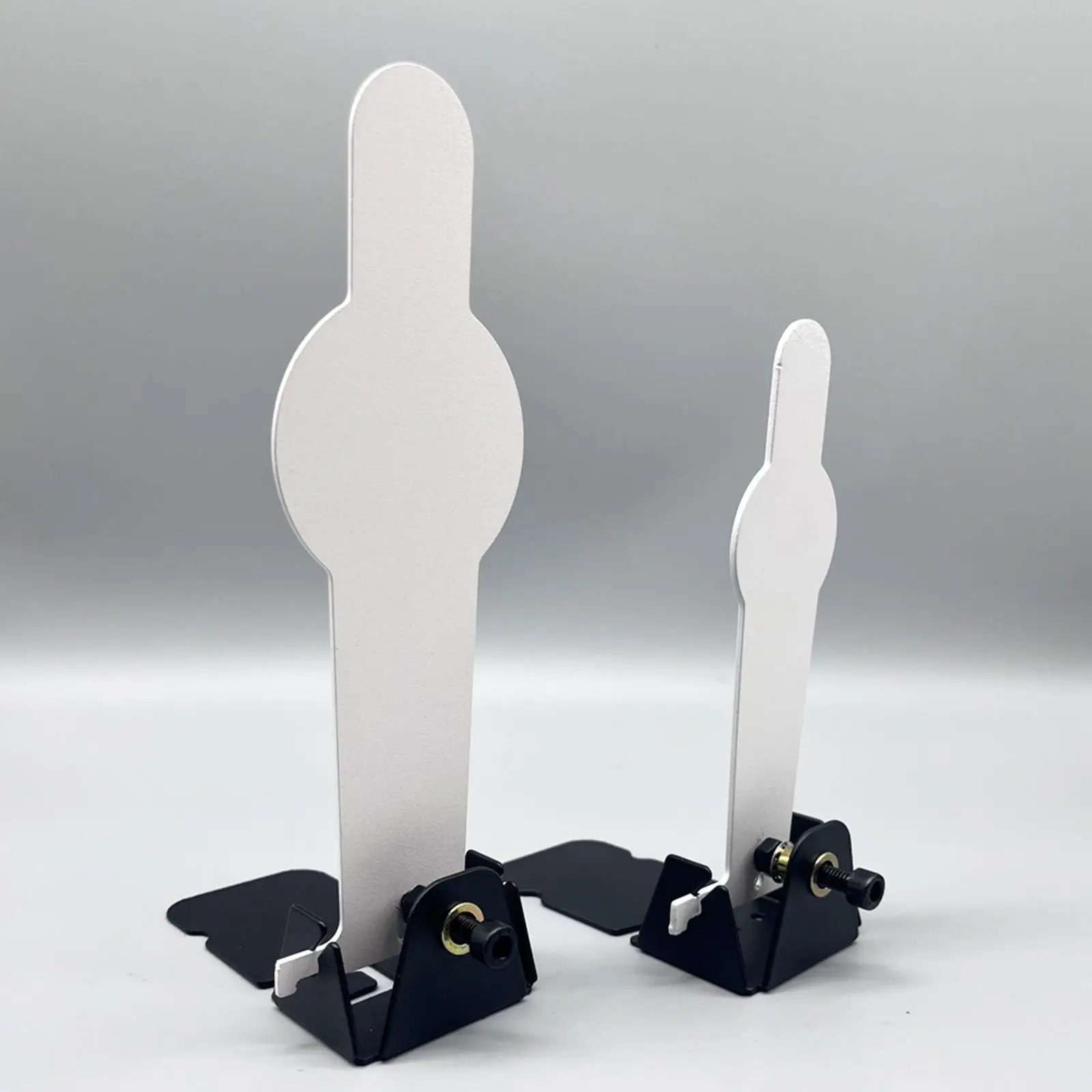 ขาตั้งเป้าหมายโลหะเหล็กคาร์บอนที่ทนทานปรับเป้าหมายด้วยตนเองสําหรับอุปกรณ์ฝึกซ้อมกีฬากลางแจ้ง