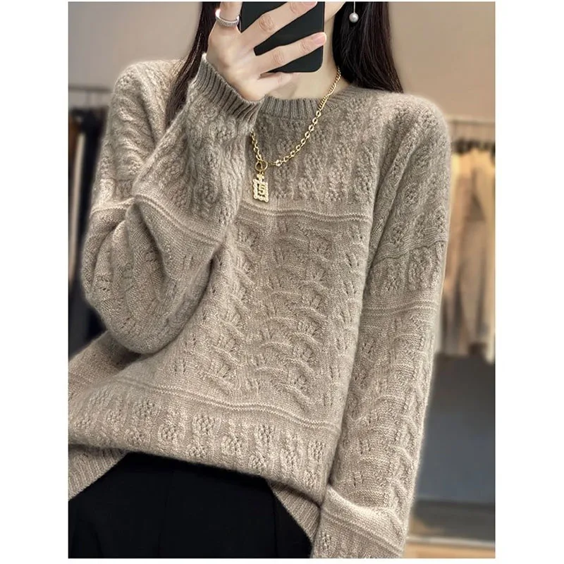 New Autumn and Winter Fashion Lazy Style Round Neck High End Loose Hollow Out Versatile Knitted Casual Style Women\'s Sweater