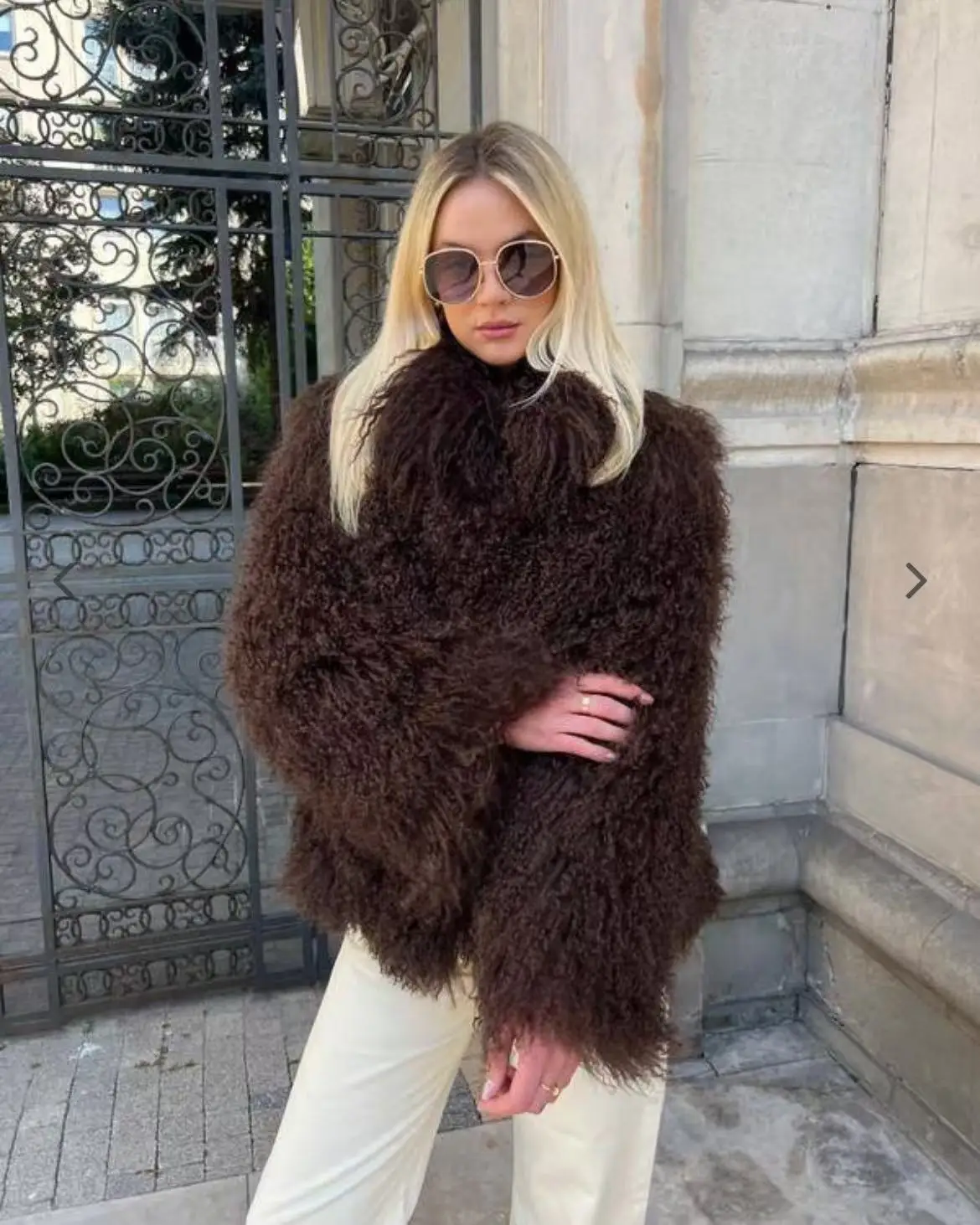 سترة من جلد الغنم المنغولي الأصلي برقبة عالية لمعطف الشتاء الدافئ للنساء 2025