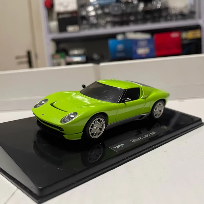 Model odlewany ciśnieniowo Miura Concept w skali 1:43, wykonany ze stopu, symulacja klasycznej dekoracji, hobby, pamiątki, kolekcja, ekspozycja statyczna.