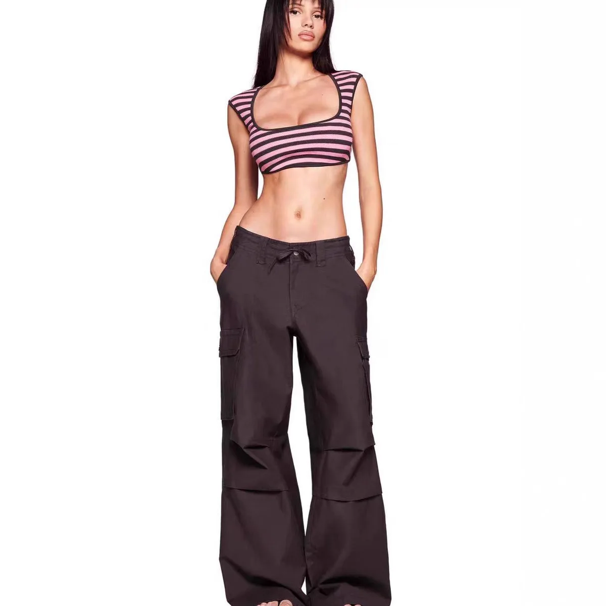 

Женский модный летний комплект 2025: укороченный топ-жилет IIA Color Blo Stripe Ultra Svel и брюки из хлопка для работы и повседневной носки