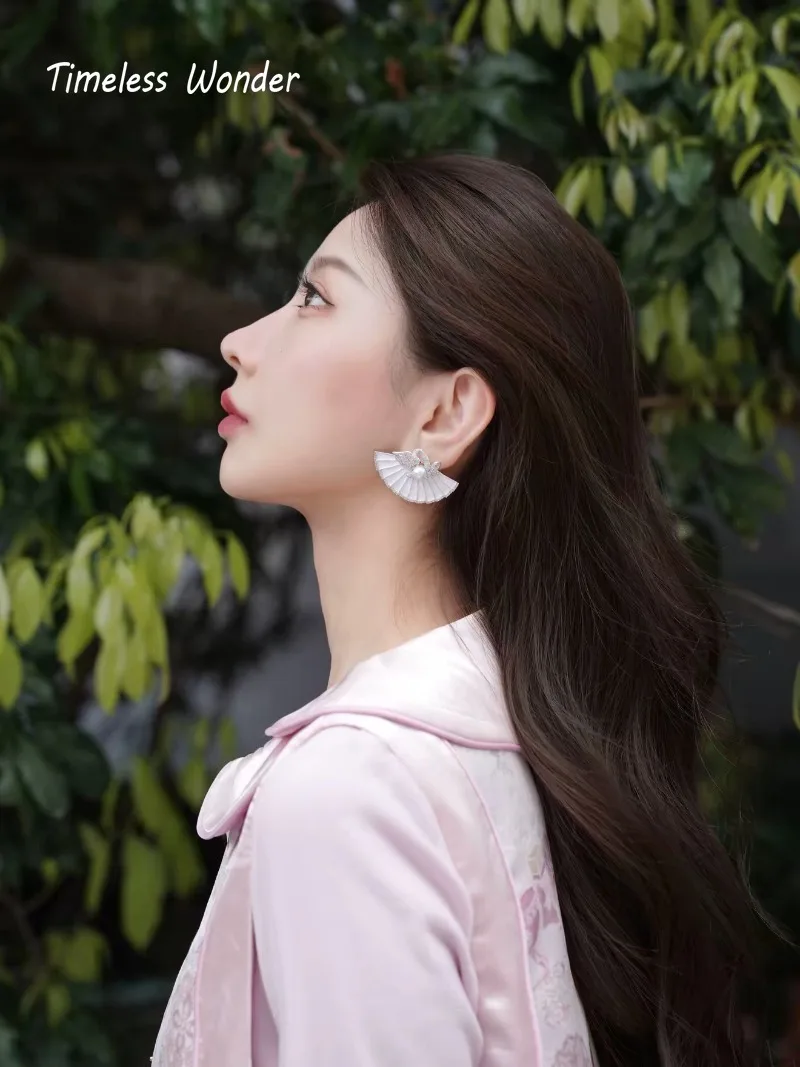 Timeless Wonder Fancy Enamel Zircon Swan Button Earrings for Women Designer Jewelry Punk Sweet Gift Rare Top Trendy 3346