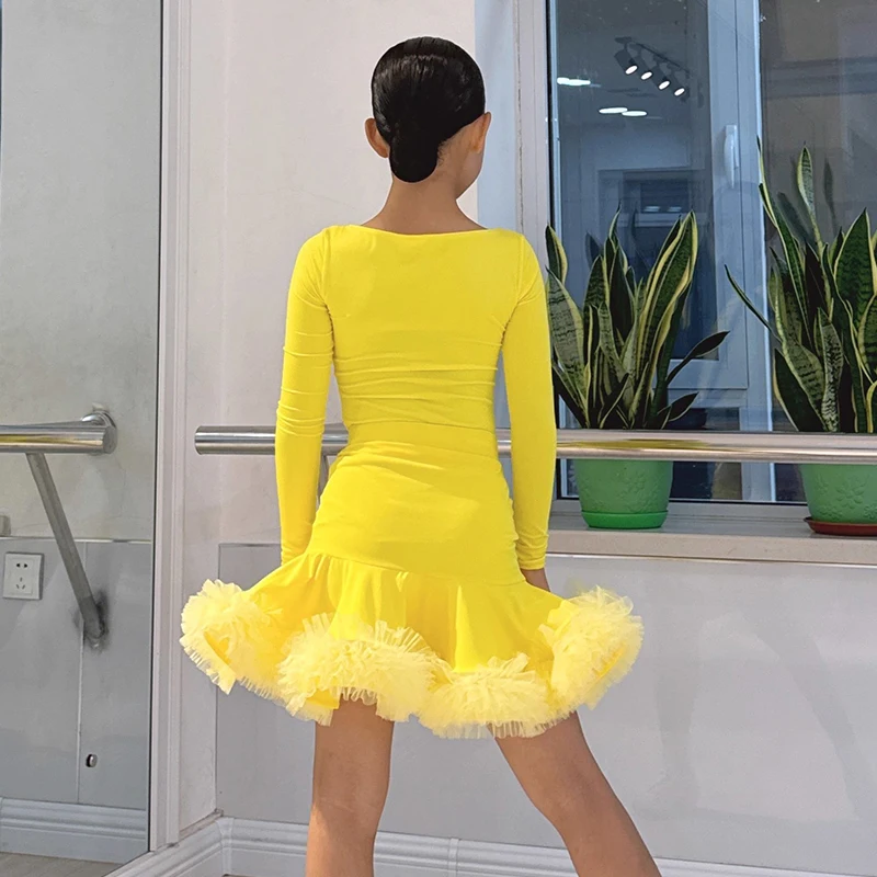 2025 vêtements de concours de danse latine filles jaune Costume de spectacle de danse body à manches longues jupe à volants tenue latine 2578