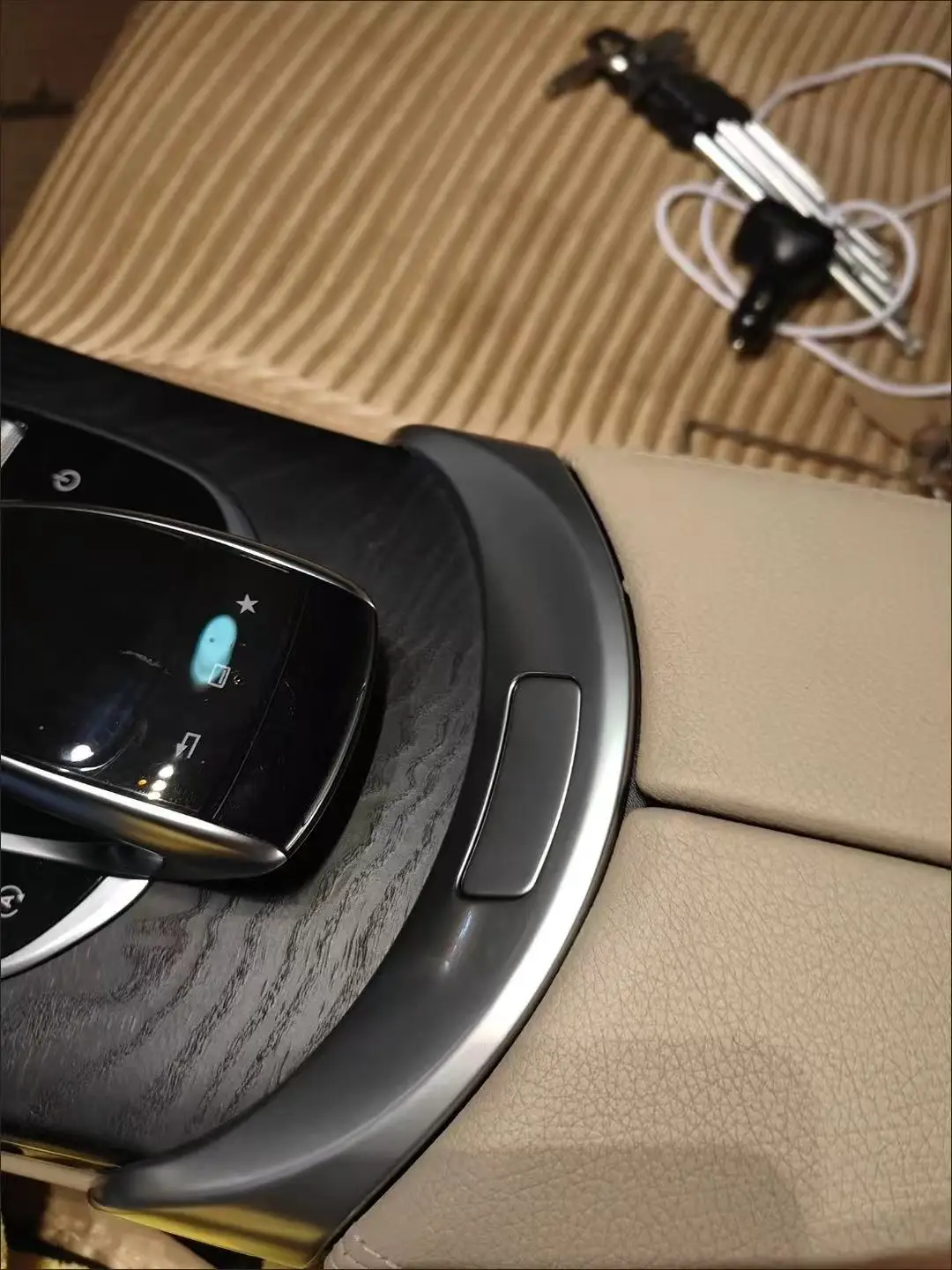 Console Armrest Button Central Storage Box Switch Cover For Mercedes Benz W205 W253 C Class GLC A2056803407 A2056803307 view 5