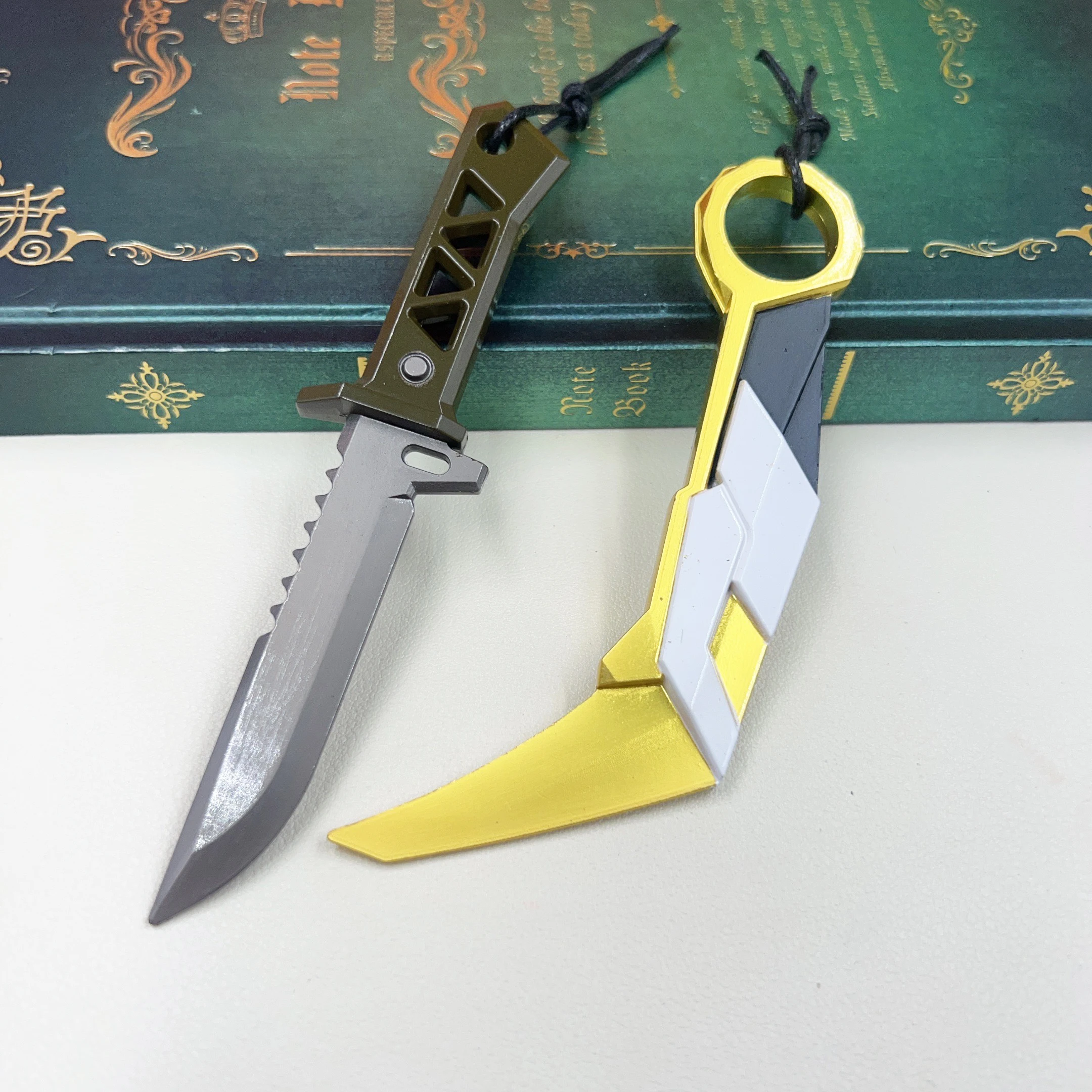 LLavero de campeón Karambit de 12cm, venta al por mayor, periféricos de juego Valorant, modelo de espada Karambit 1:6, llavero para regalos de seguidores