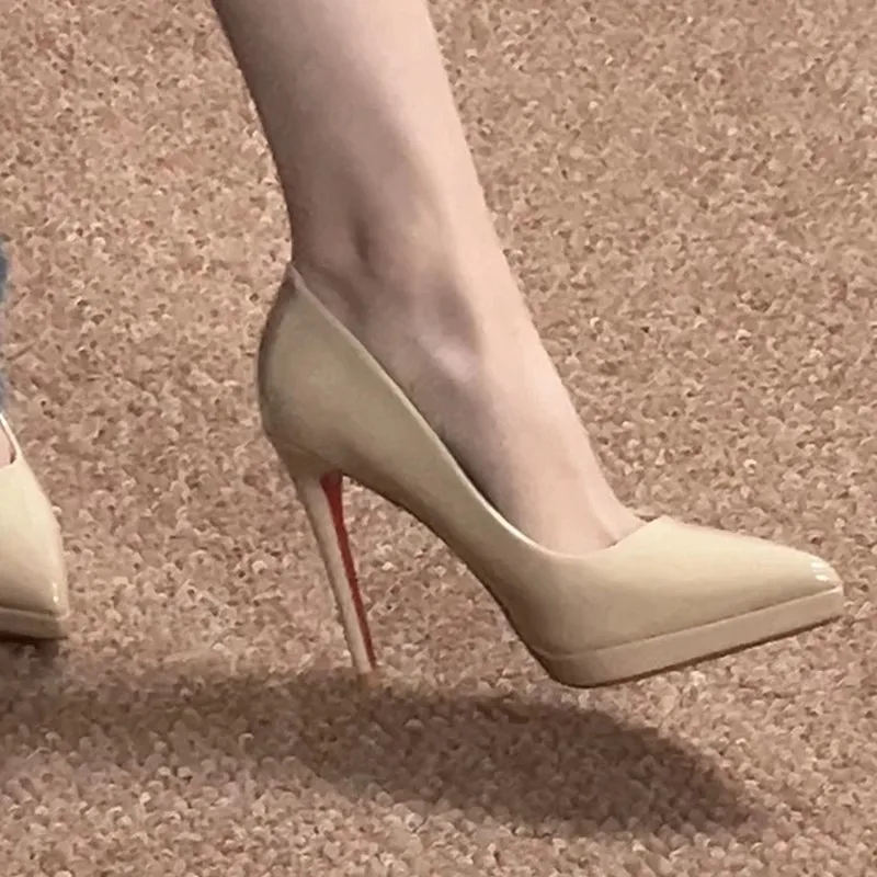 chaussures-pour-femmes-en-cuir-souple-nude-impermeables-a-plateforme-rouge-2026-botto-–-chaussures-confortables-et-tendance-pour-femmes