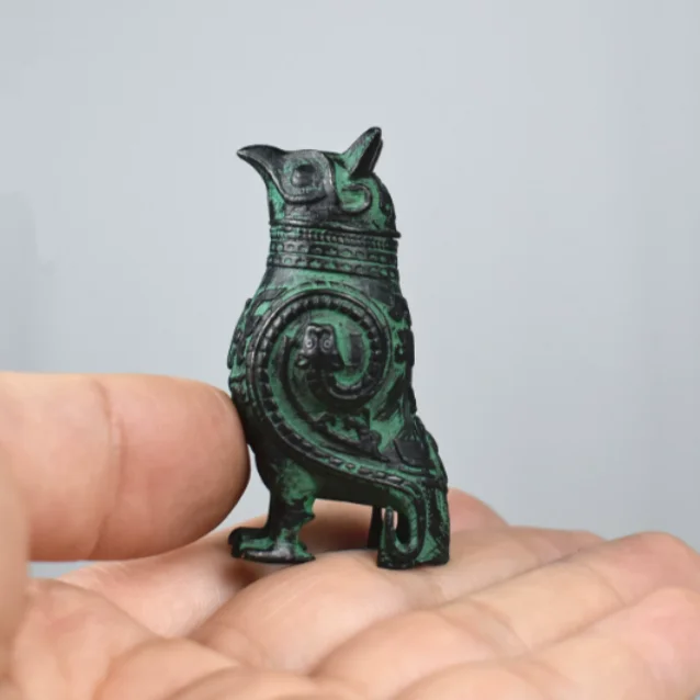 Chinese Old Bronze Fuhao Owl Zun Mini Ornament Shang Dynasty Bird Shaped Wine Vessel Chinese Style Home Soft Decor Craft