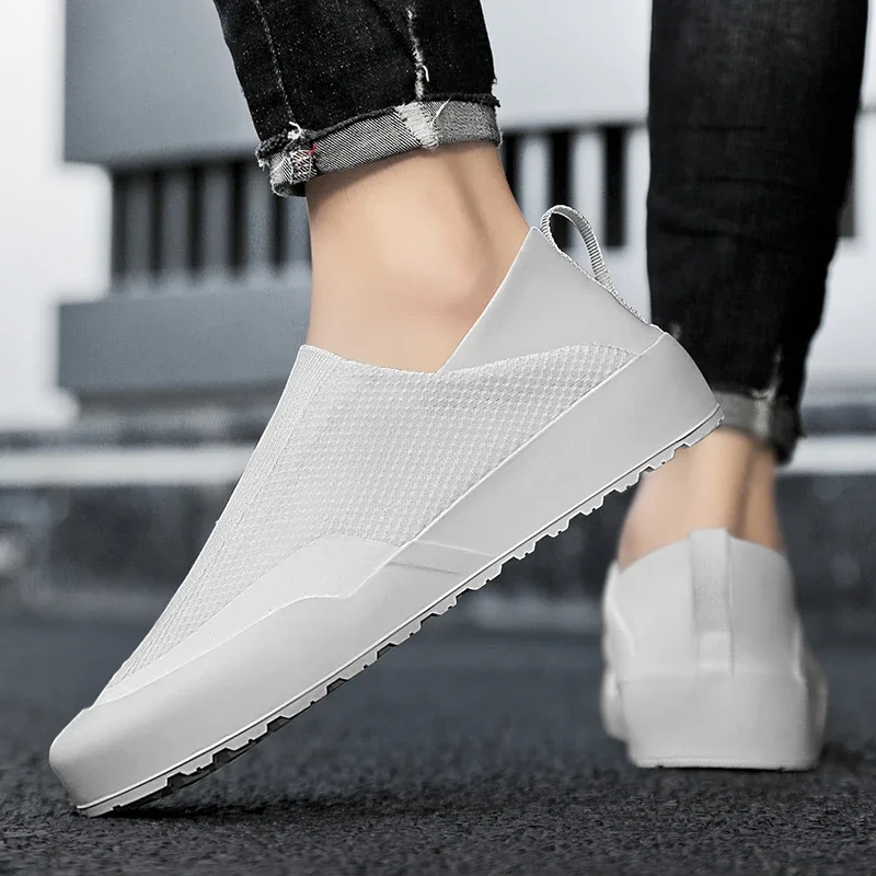 Nuova Sneaker Casual autunnale da uomo traspirante Slip on scarpe Mesh Outdoor Jogging scarpe da ginnastica per uomo scarpe sportive estive lavorate