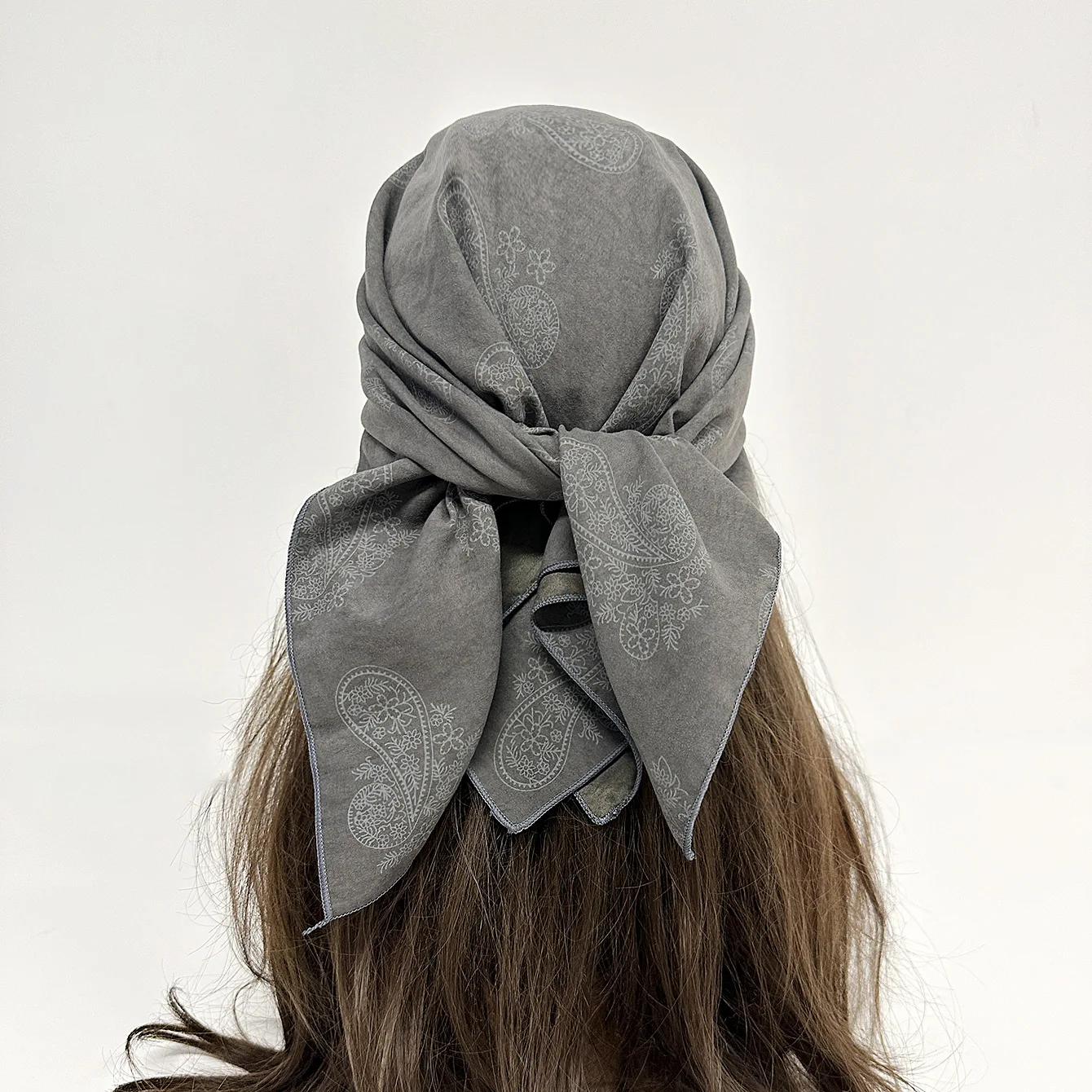 70x70cm Women's Paisley Print Headscarf with Long Tail Turban Vintage Boho Hair Wrap Hijab Brown Gray Soft Hair Accessories