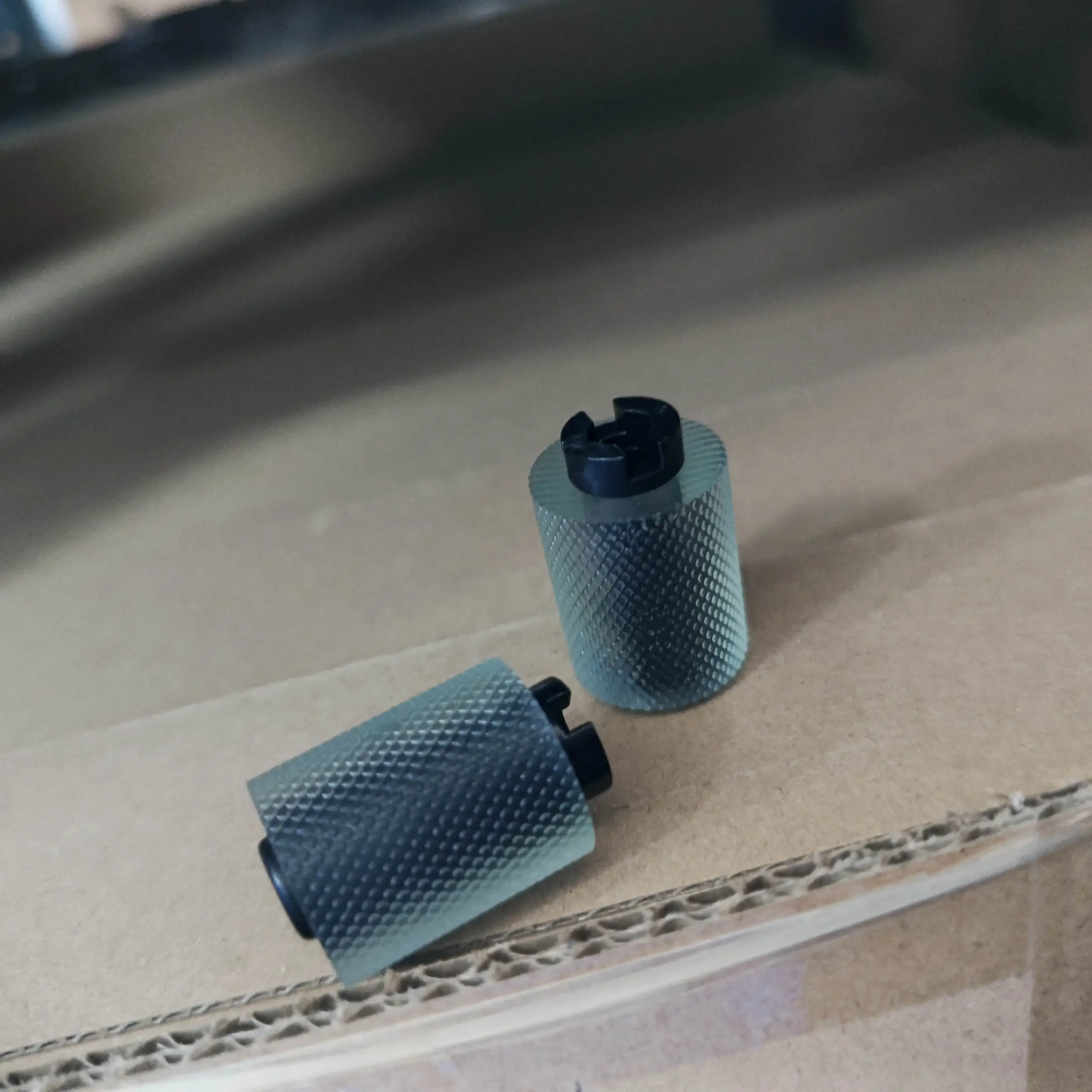 

Ролик захвата бумаги 30X A00J563600 для Konica Minolta C253 C353 C220 C280 C360 C451 C650 C452 C552 C652 363 223 283 423 652