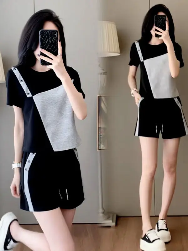 

Fashionable Color Block Sportswear Set Women's Short Sleeve Shorts Two-Piece Suit Summer New Arrival Contrast Color Polyester...