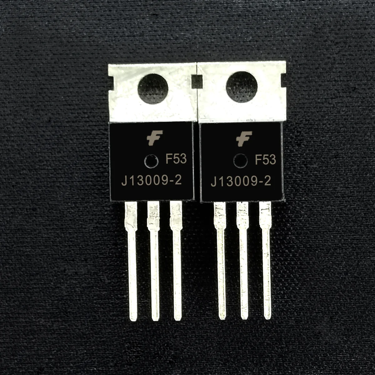10PCS J13009-2 E13009-2 TO-220 12A 400V 고품질 재고 있음