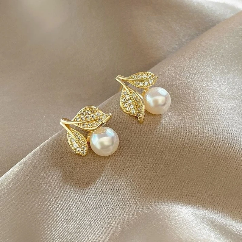 Trend Crystal Leaf Round Imitation Pearl Stud Earrings for Women Korean Simple Fashion Cute Geometry Jewelry Accessories Gift