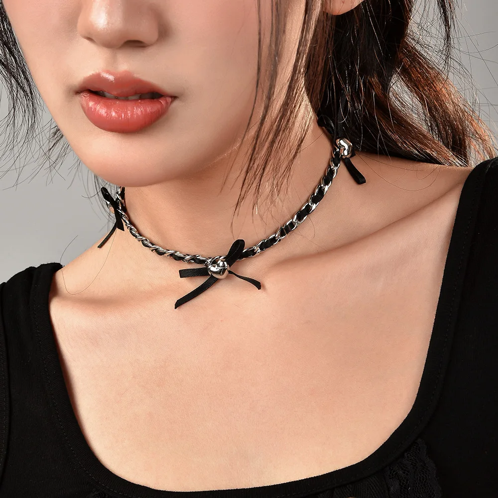 

Heart-shaped bow metal chain necklace, women's 2024 new chocker neck chain, leather butterfly
