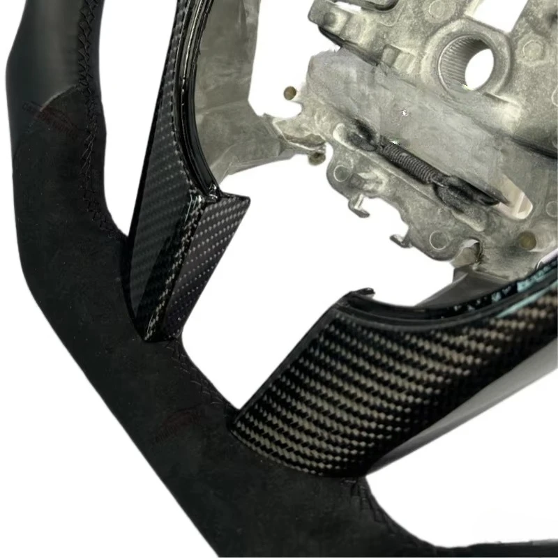 Bild 5: Carbonfaser-Leder-Lenkrad für VE 2006 HSV GTS Sportlenkrad-Modifikation