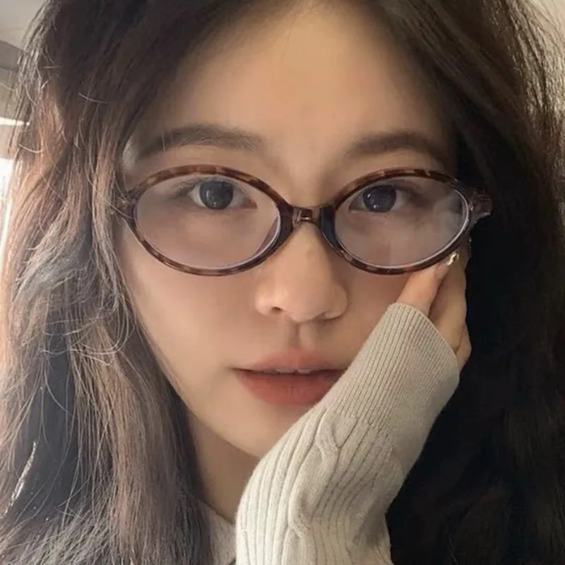 خمر البيضاوي النظارات الشمسية الصيف النساء الرجال الكورية ليوبارد طباعة إطار صغير النظارات الشمسية بسيطة الرجعية نظارات شمسية الإكسسوارات