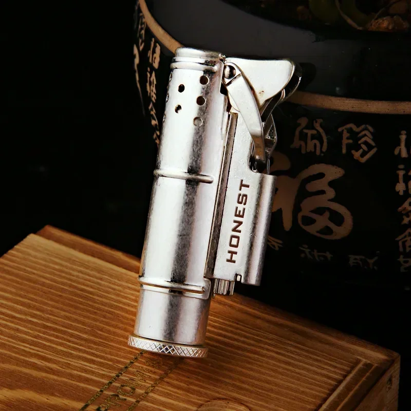 Personality Retro Brass Kerosene Lighter Creative Nostalgic Windproof Grinding Wheel Lighter Men\'s Gadget Accessories