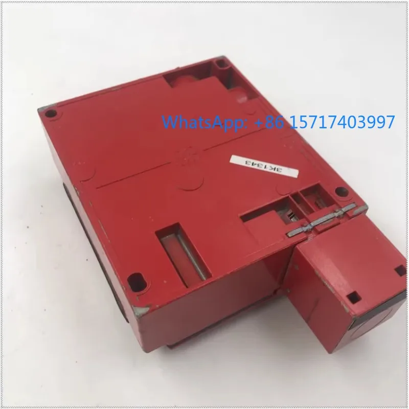 

Контроллер безопасности T-elemecanique XCS-E7311