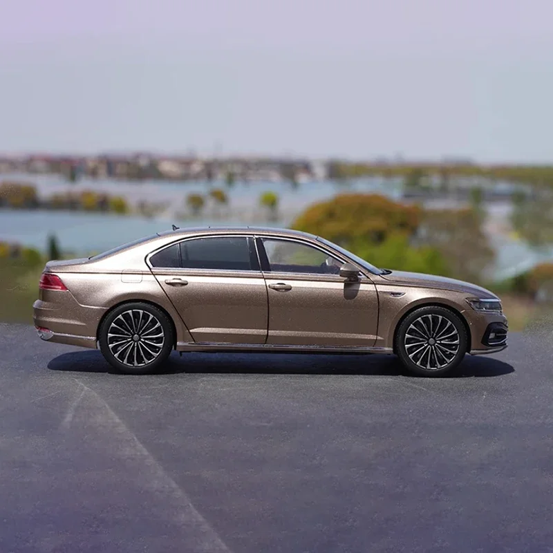 Diecast 1:18 Scale New Phideon 2021 Alloy Car Model Finished Product Simulation Toy Static Model Collection Gift Souvenir