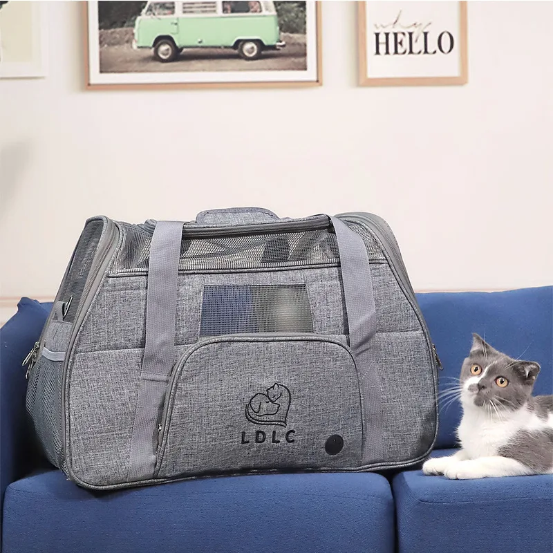 

Large capacity breathable folding shoulder pet outing bag