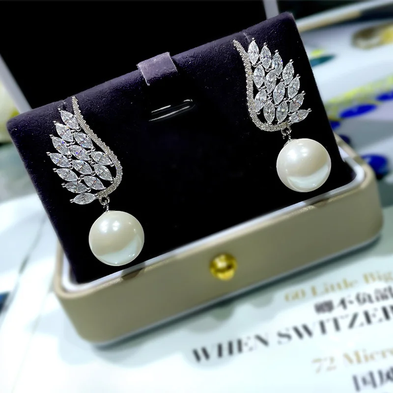 Huitan Luxury Party Jewelry Pendant Earrings Lady Wedding Accessories with Brilliant Zirconia Exquisite Simulated Pearl Jewelry