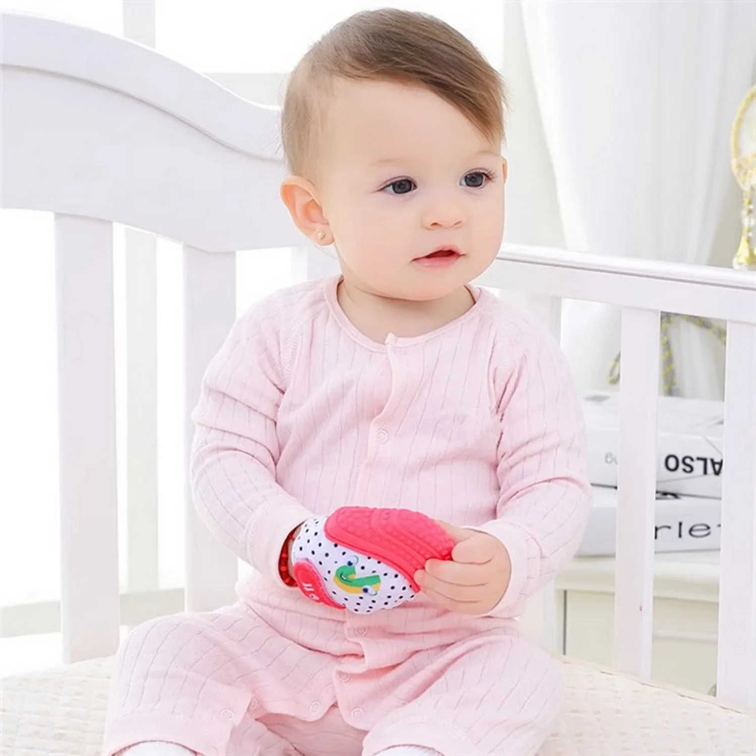 1 pcs Baby Hand-shaped Silicone Teal Bite Proof Gloves Children Scratch Proof Baby Tooth Toy Chew Wonder Baby Stop Eating Hands