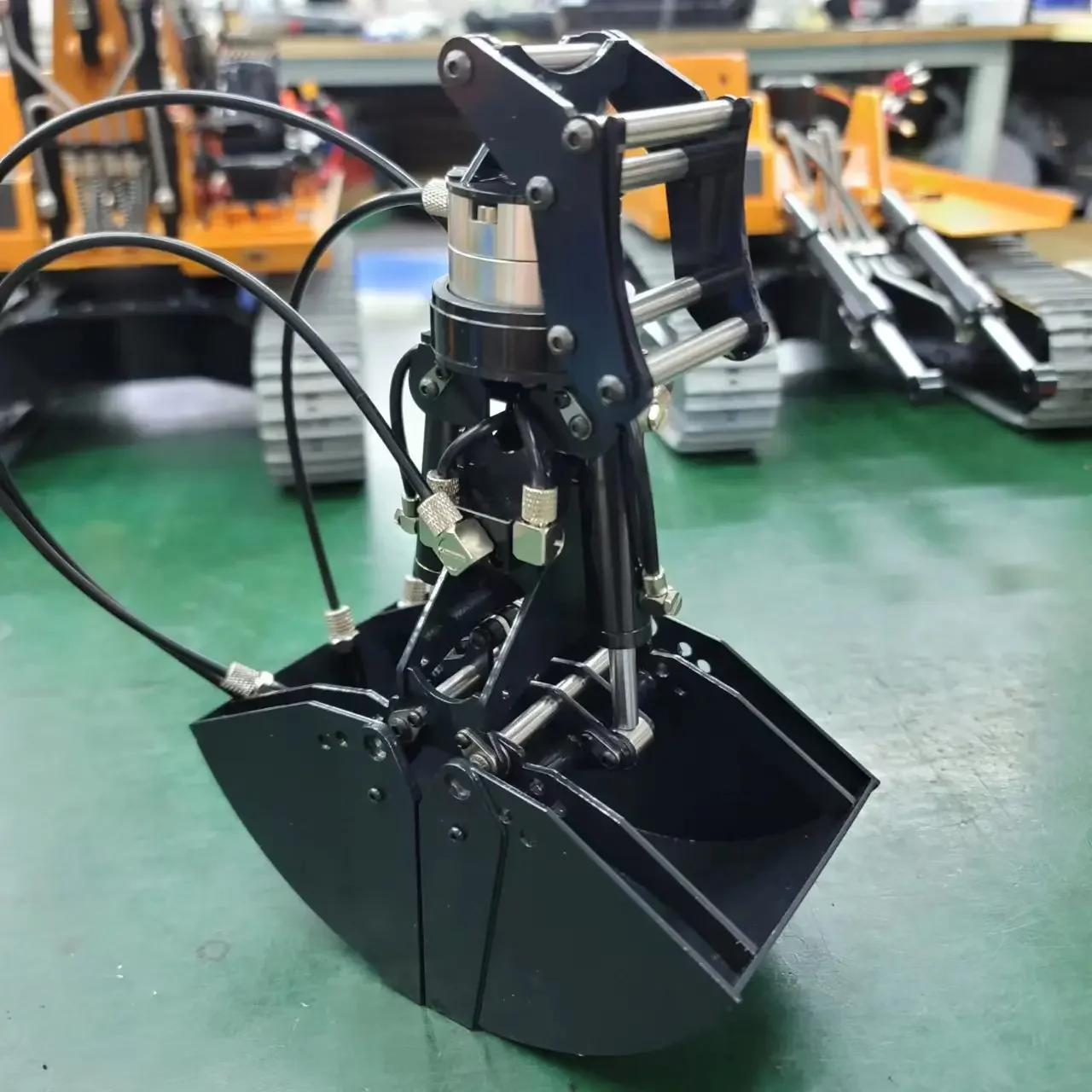 New Metal Hydraulic Grab Tilt Clamshell Bucket Upgrade Parts for MT946 1/14 Crawler Wheel Hydraulic Remote Control Excavator