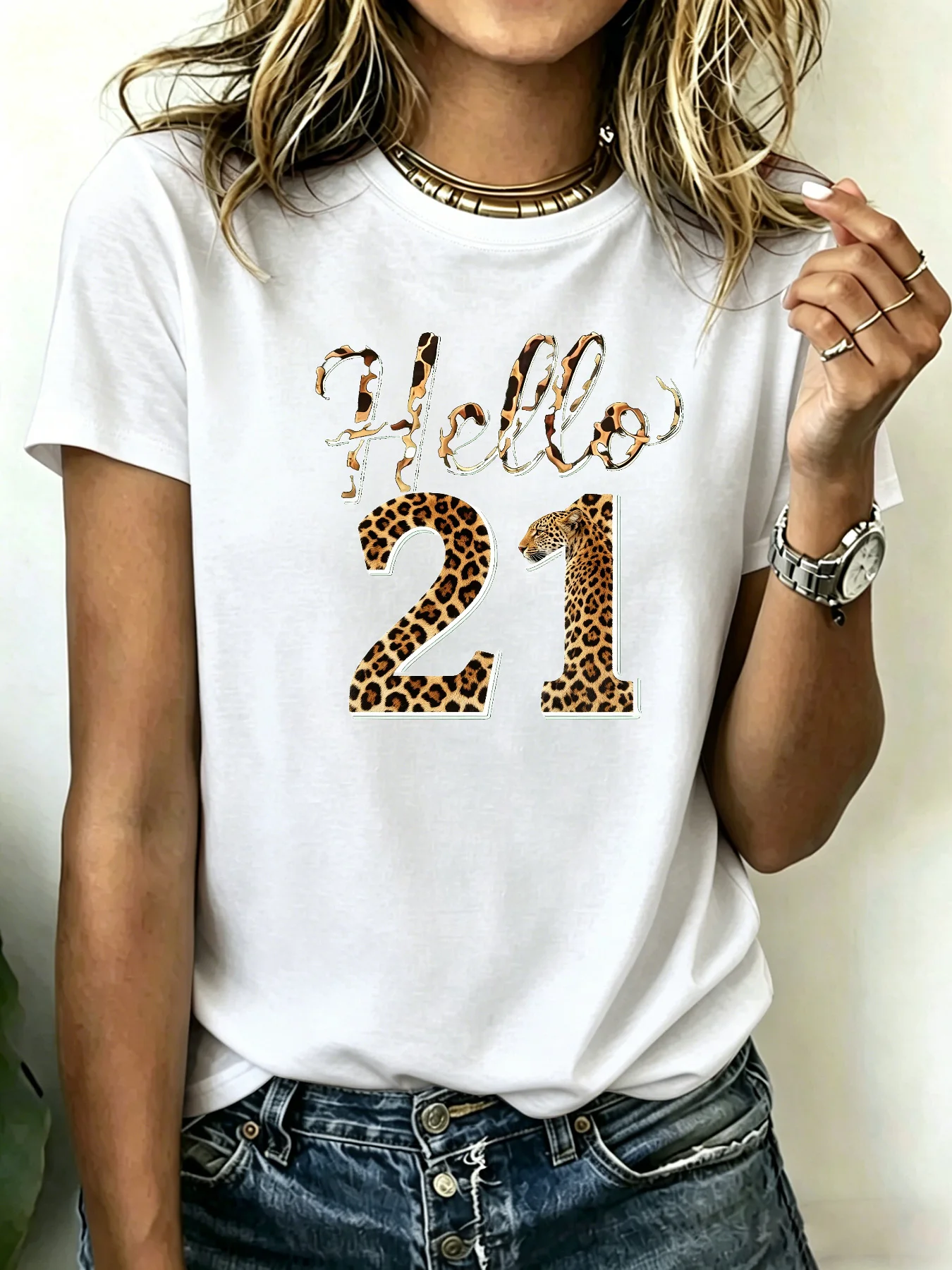Plus-size women's 180g pure cotton T-shirts, comfortable and soft with unique pattern design that is fashionable and trendy