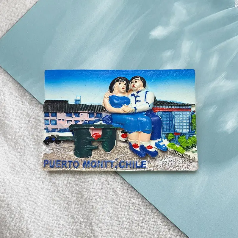 

Chile Puerto Montt Couple Hug Hand-Painted Cultural Creative Refrigerator Magnet Travel Souvenir Home Decoration
