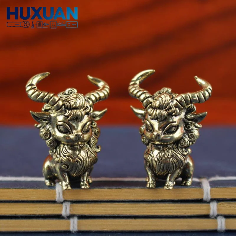 Chinese Mini Brass Qilin Statue Retro Exquisite Auspicious Decor Ornament for Home Office Desktop Collection Souvenir Gift