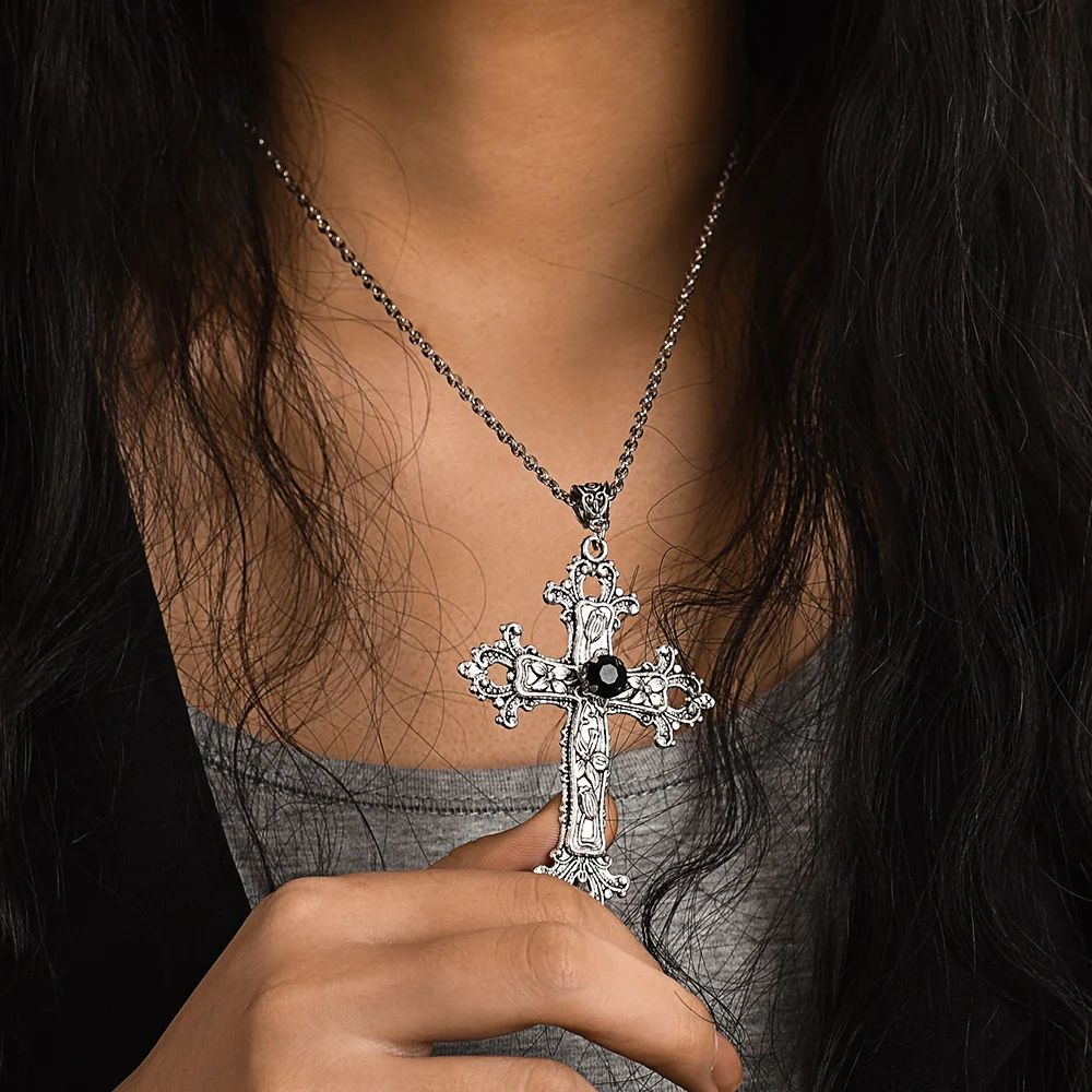 Y2K Punk Crystal Cross Pendant Necklace For Women Men Gothic Clavicle Chain Choker Necklaces Aesthetic Jewelry Bijoux Party Gift