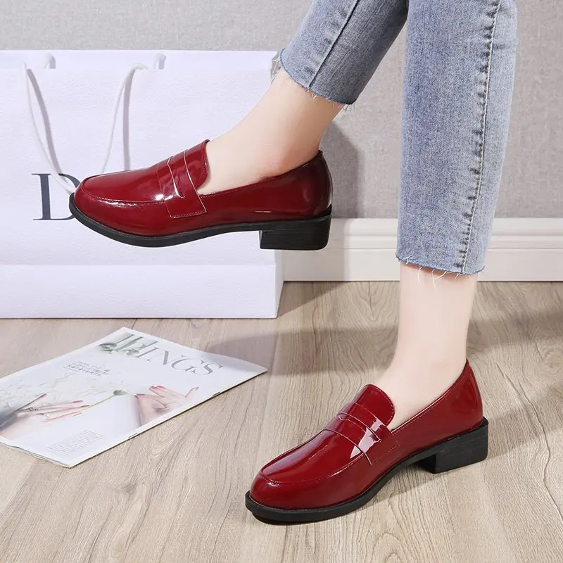 Fashion Women\' Black Red Pumps Loafers Round Toe Med Heels Oxfords Female Slip on Patent Leather Casual Shoes Woman Plus Size 43