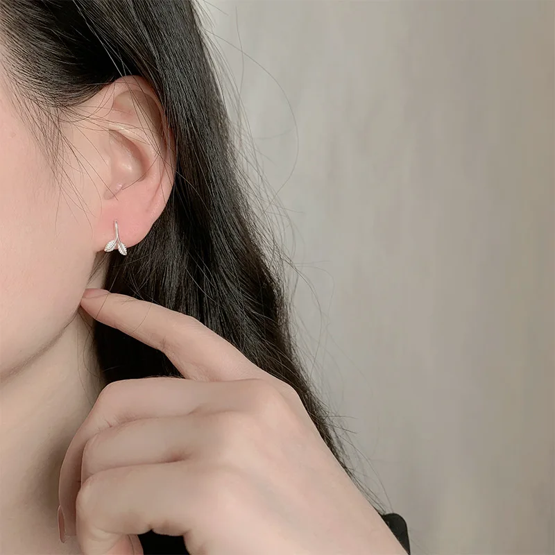 Trendy Silver Color Ginkgo Leaf Ear Hook Personality Dangle Earrings Party Jewelry Accessories 2024