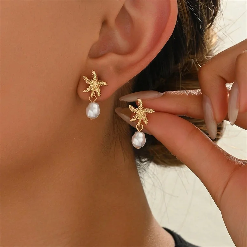 Direkt vom Hersteller: Seestern-Imitat-Perlen-Ohrringe in Goldfarbe für Frauen, Mermaidcore-Ästhetik, Hängeohrringe, Party-Schmuck, Geschenk – Detail 4