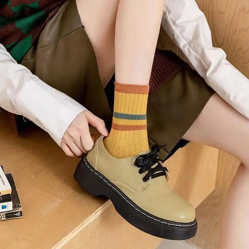 5 أزواج من الجوارب الملونة المخططة متعددة الاستخدامات لمنتصف الساق، جوارب خارجية كلاسيكية محظورة الألوان، جوارب كاجوال مريحة ودافئة لمنتصف الساق