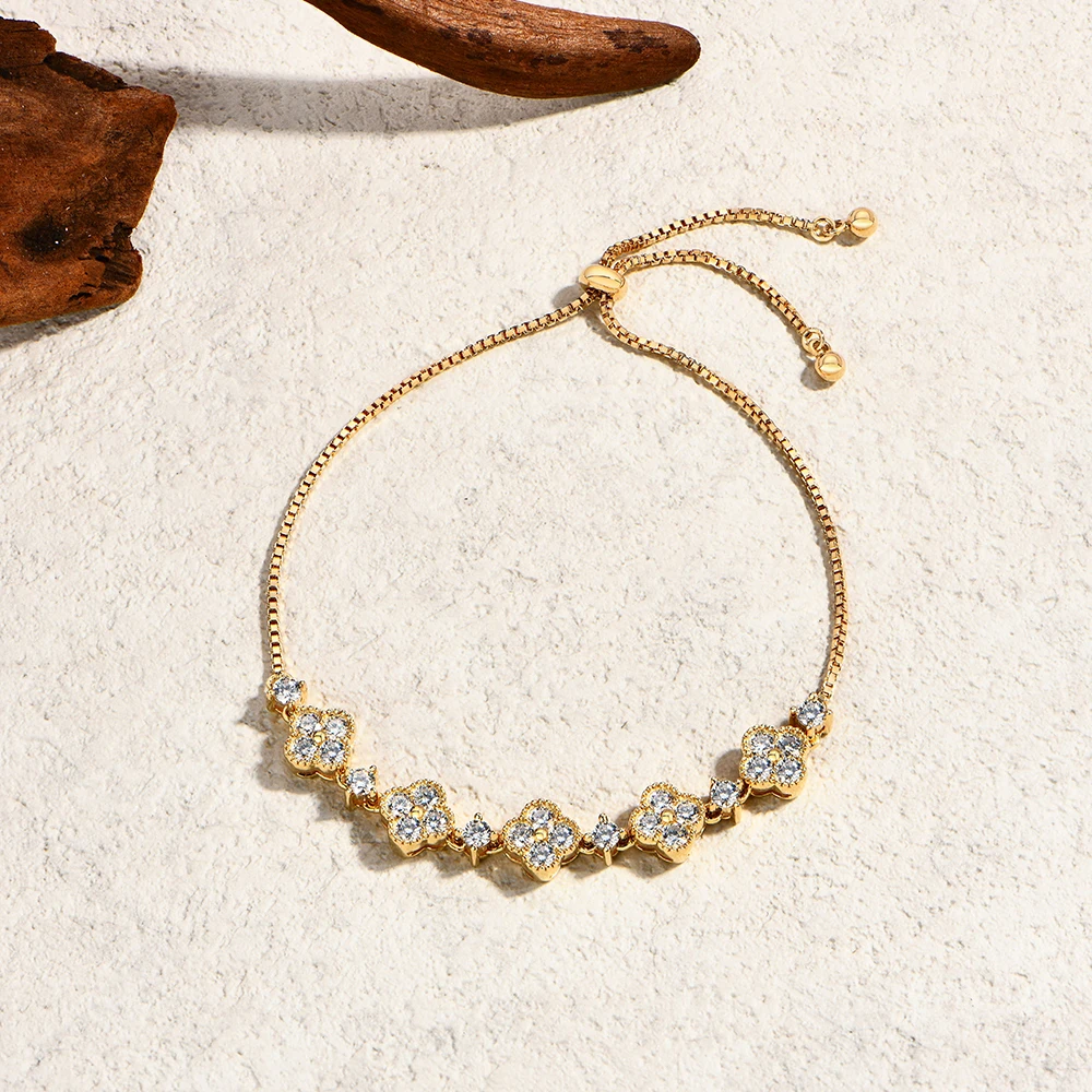 สร้อยข้อมือโมอิสซาไนต์ดีไซน์ดาว ATTAGEMS สำหรับผู้หญิง เงินแท้ S925 ปรับขนาดได้ 24 ซม. สายแบบกล่อง ของขวัญวันเกิดเสริมโชค เครื่องประดับ