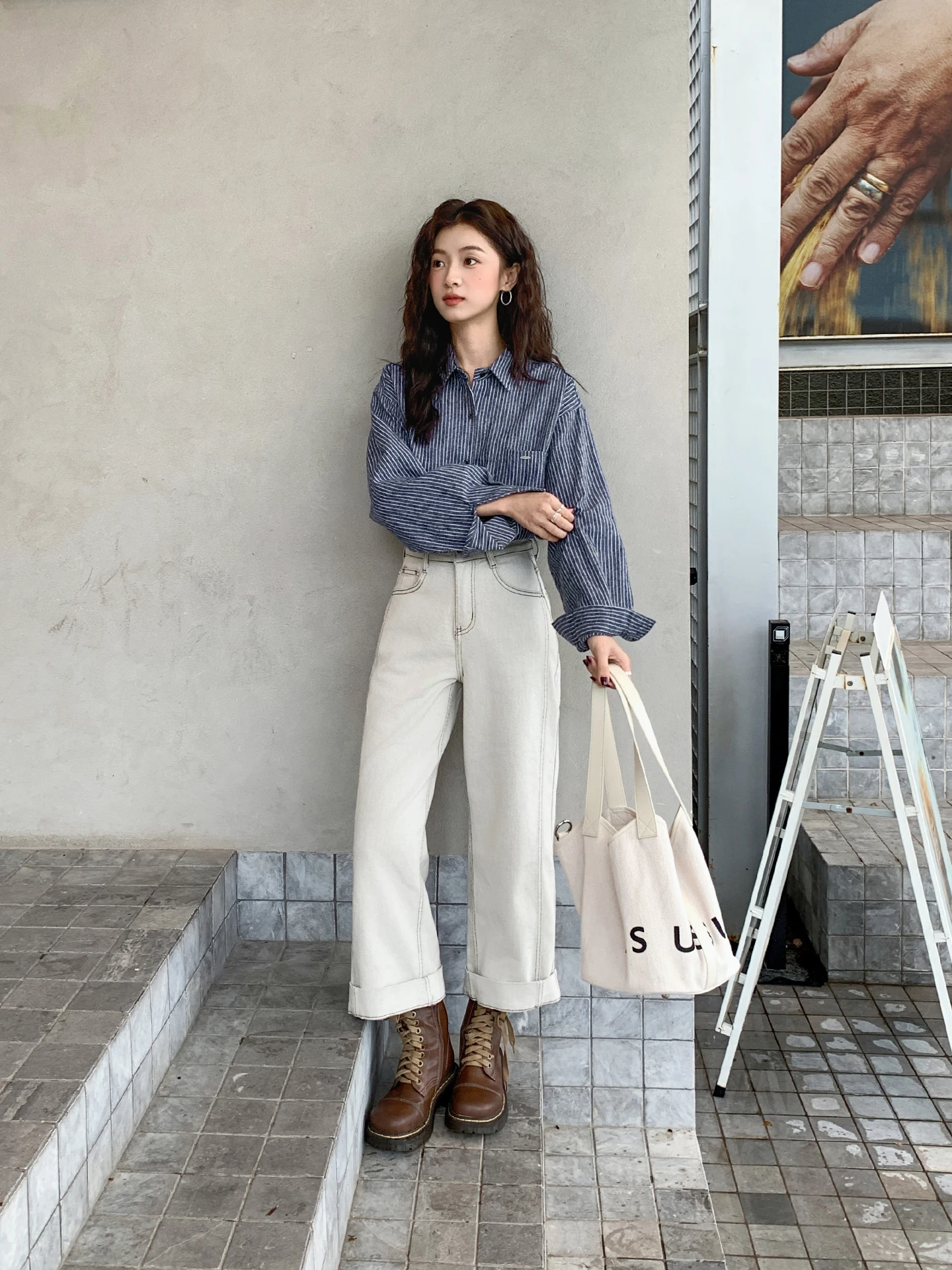 

Свободная длинная синяя фланелевая рубашка в полоску, повседневная, универсальная, для многослойных образов, в корейском стиле, для поездок на работу, зимняя, новинка, женская