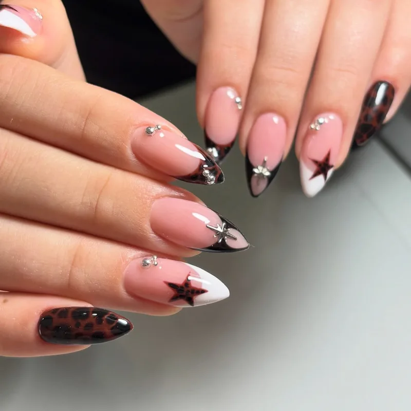 24Pcs 3D Gilded Silver False Irregular French Nails Almond Wearable Acrylic Fake Nails Press on Black Stripe Starburst Nail Art