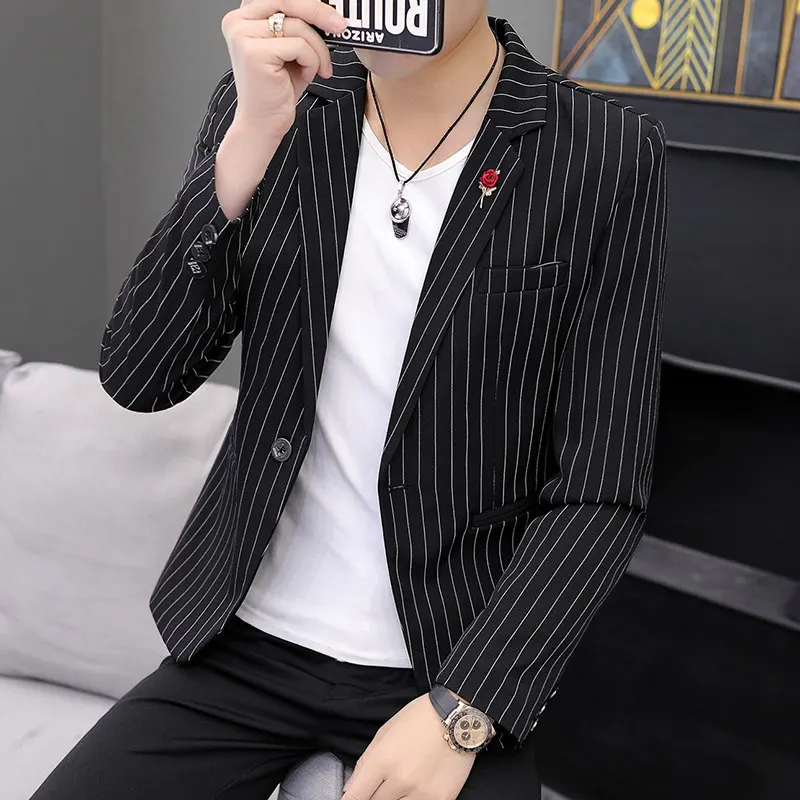 

Модный повседневный мужской костюм в полоску, приталенный, стильный, трендовый, для весны и осени, из полиэфирного волокна, с длинными рукавами